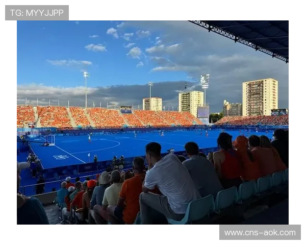 德甲节日比赛:圣诞主题球场装饰与球迷互动 德甲节日比赛:圣诞主题球场装饰与球迷互动